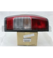Stop Lambası Pıckup  98-02 D22 /Pıckup 02-12 Skystar Duylu Sol (Oem No: 26555-2S425)