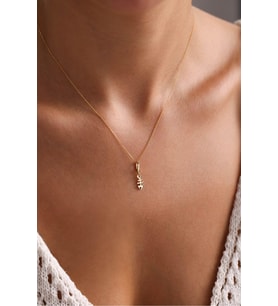 Siyah Taşlı Balık Kılçık Kilitli Charm Kolye