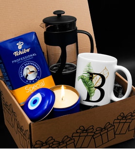 Kişiye Özel Harf Kupa & Nazar Boncuğu Temalı Mum & 250 Gram Tchibo Filtre Kahve & French Press Hediye Seti