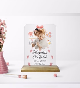 BK Gift Kişiye Özel Fotoğraflı Hoşgeldin Bebek Tasarımlı Ahşap Standlı Çerçeve Pembe-3