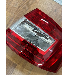 Skoda Octavia Sağ Stop Lambası Ledsiz 2013-2016 5E5945112