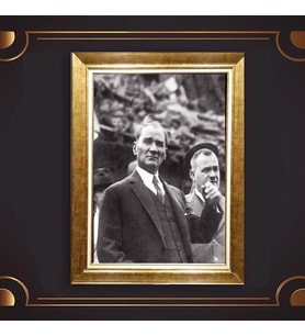 Altın Varaklı Çerçeveli Paspartulu Atatürk Tablo z5076 (Gold)