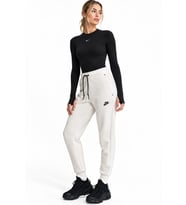 Nike Sportswear Tech Fleece Standart Fit Mid Rise Jogger Kadın Eşofman Altı Koyu Krem