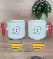 İsimli Minimal Baş Harf Kupa Bardak T Kırmızı Kulplu Anneye Babaya Kardeşe Sevgiliye Doğum Günü Hediyesi 