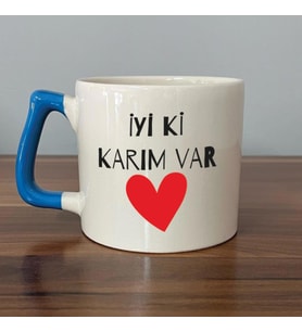 İyi Ki Karım Var Baskılı Mavi Kulplu D Sevgililer Günü Kupası