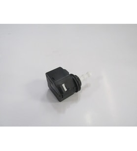 VOLKSWAGEN GOLF- 4- 98/04; FAR MOTORU (12V) (BFN) 1J0941295B 1008-100M