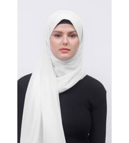 Pileli Çapraz Tela Bantlı Pratik Tesettür Şifon Şal (Ekru)