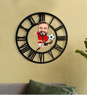 Kişiye Özel Futbolcu Karikatür 3D Ahşap Mdf Duvar Saati 93