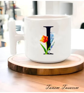 Çiçekli Harf Tasarımlı  - T Kulp Kupa