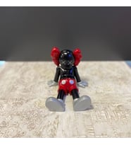 Oturan Kaws Figür Biblo