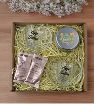 BK Gift Kişiye Özel İsimli 2’li Cam Kahve Fincanı & Türk Kahvesi & Gümüş Metal Kutuda Kokulu Mum Hediye Seti-4, Anneye Hediye, Anneler Günü Hediyeleri