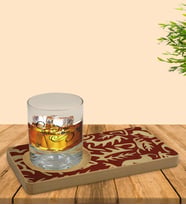 BK Gift Kişiye Özel Retro Motif Tasarımlı Doğal Ahşap Tabaklı Viski Bardağı Sunum Seti Model 2
