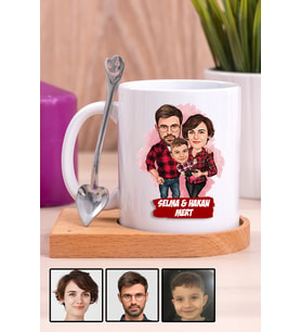 Üç Kişilik Aileye İlginç Hediye Karikatürlü Ahşap Altlıklı Beyaz Kupa Bardak