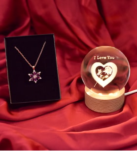 Sevgiliye Özel 3D "I LOVE YOU" Işıklı Küre& Mor Nilüfer Çiçeği Kolye Hediye Seti