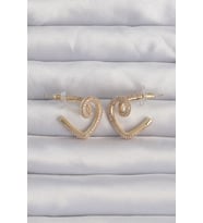 Pirinç Gold Renk Zirkon Taşlı Kıvrımlı Yarım Kalp Küpe TJ-BKP9279