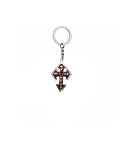 Kırmızı Kurukafalı Haç Anahtarlık – Gotik Unisex Metal Aksesuar