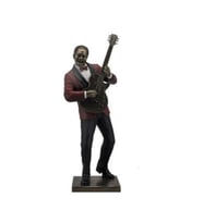 Gitar Çalan Müzisyen Biblosu