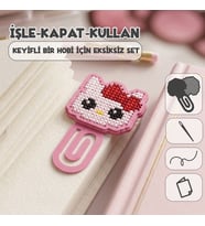 Etamina Kırmızı Fiyonklu Kedi -Hellokitty- Kanaviçe Kitap Ayracı Kiti (İşleme Hobi Seti)