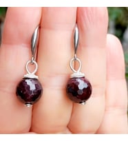 2638 Faset kesim Garnet çelik aparatlı el yapımı küpe