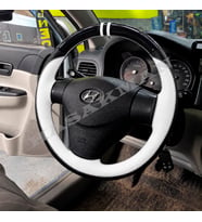 Hyundai Accent Era Dikme Direksiyon Kılıfı Parlak Siyah Beyaz Detaylı Beyaz Çift Yüzük ve Dikiş 2006-2012
