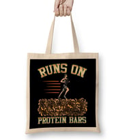 Runs On Protein Bars Funny Cardio & Running Pun Bez Çanta Uzun Saplı