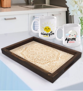 BK Gift Kişiye Özel Güneşim ve Ayım Tasarımlı 2'li Kupa Bardak Seti ve Doğal Ahşap Tepsi-4