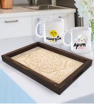 BK Gift Kişiye Özel Güneşim ve Ayım Tasarımlı 2'li Kupa Bardak Seti ve Doğal Ahşap Tepsi-4