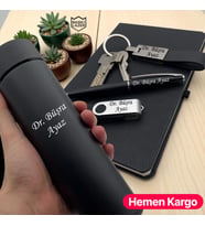 Hemen Kargo Kişiye Özel Lüks Hediye Seti - Dereceli Termos, Metal İmza Kalemi,  Usb Bellek, Anahtarlık,  Defter (Siyah)