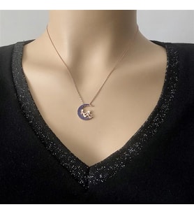 Ayda Oturan Kız Rose Kaplama Gümüş Kolye (Karışık)