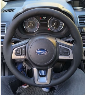 DİKİŞLİ DİREKSİYON KILIFI SİYAH DERİ MAVİ DİKİŞLİ SUBARU FORESTER İÇİN