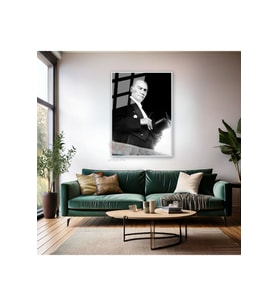Atatürk Portresi Metal Çerçeveli Cam Tablo Şapka Tutan Atatürk Tablosu Ev Ofis DekoruDuvar Tablosu (Gümüş)