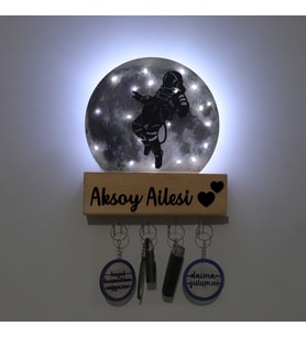 Lucenda Led Işıklı Pleksi Dolunay Kişiselleştirilebilir Dekoratif Biblo Space Astronot Anahtar Askılığı (Gri)
