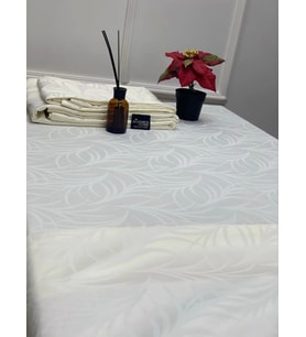 NİVEMESHOME 140X160 KREM YAPRAK DESENLİ LEKE TUTMAZ MASA ÖRTÜSÜ