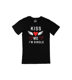 Kiss Me I am Single Siyah Tişört