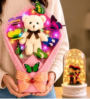 Renkli LED Işıklı Büyük Boy Peluş Ayıcık Buketi ve LED Işıklı Oturan Çift Biblolu Fanus Sevgiliye Hediye