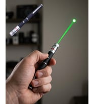 Yeşil Lazer Pointer Güçlü Işın Uzun Menzil ve Kompakt Tasarım