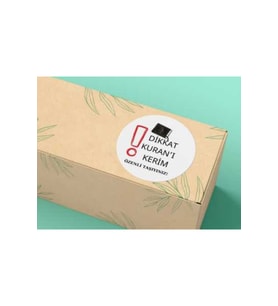 Dikkat KURAN'I KERİM ÖZENLİ TAŞIYINIZ! Etiketi Yuvarlak Mat Çıkartma Round Sticker 4 Cm (20 Adet)