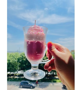 Çilekli Dondurmalı Milkshake Mum- Strawberry Icecream Milkshake Fancy Candle