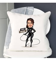 Kişiye Özel Kırbaçlı Deri Kıyafetli Kadın Karikatürlü Yastık