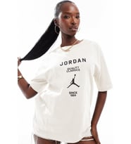 Nike Jordan Girlfriend Loose Fit Womens Tee Cream Bol Kesim Kadın Günlük Tişört Krem