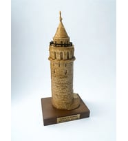Galata Kulesi Heykeli