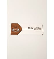 Görüşme Odası Kapı Tabelası – MDF Ofis Yönlendirme Levhası  19x7 cm