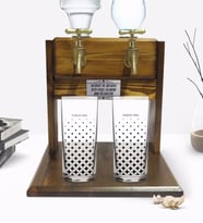 BK Gift Kişiye Özel Renkli Baskılı İsimli İkili Rakı Bardağı ve Çift Musluklu Doğal Ahşap Rakı Standı-115 (Model 1)