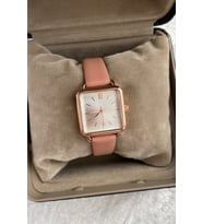Vintage Esintilerle Minimal Tarz: Retro Kol Saati: Çelik Kadın Kol Saatleri Kurumsal Faturalı Özel Kutusunda Gönderilecektir Şık ve Sınırlı Sayıda Hediyelik Ürün Resmi Garantili İndirimli Kampanyalı Avantajlı Kuponlu ve Ucuz Hediyelik Sürpriz Ürün