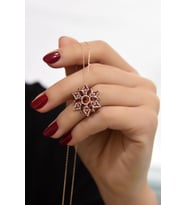 925 Ayar Gümüş Rose Kaplama Kırmızı Taşlı Kamelya Çiçeği Kolye