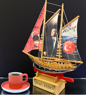 Kişiye Özel Ahşap Gemi Maketi ve Türk Kahvesi Fincanı Hediye Seti