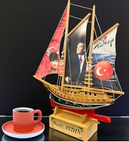 Kişiye Özel Ahşap Gemi Maketi ve Türk Kahvesi Fincanı Hediye Seti (Model 6)