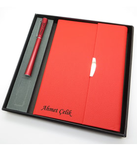 Signator® Codex  N203 Kişiye Özel Defterli Set - İsme Özel Kırmızı Kalem + İsme Özel Kırmızı Defter  İsme Özel Kutusunda Hediyelik Set (Karışık)