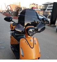 MOTOCAM Yuki Gelato 150 Ön Cam 2023-2026 Model 43cm Siyah Renkli 4mm APARATSIZ