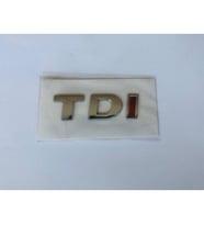 VOLKSWAGEN UYUMLU TDİ BAGAJ YAZISI TEK KIRMIZI YENİ MODEL 1K9853675M